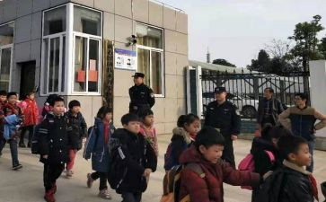 保护校园环境的倡议书最新7篇