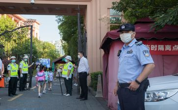 保护校园环境的倡议书7篇