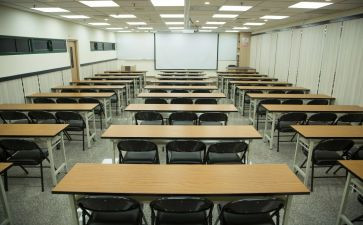 教室很乱的作文精选8篇