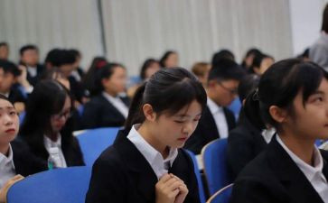 干部学校干部述职报告7篇