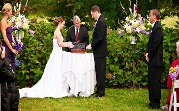 婚礼证婚人讲话稿最新8篇